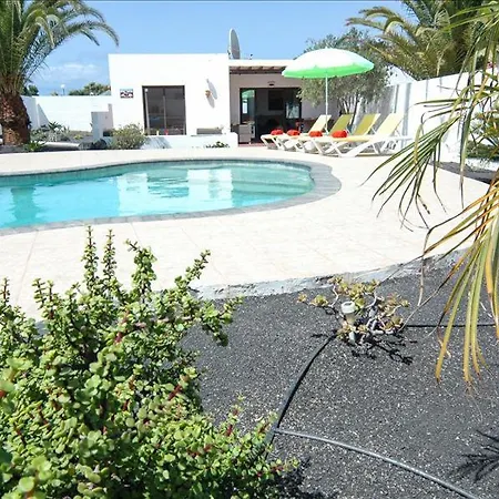 Monta - 2 Bedroom - Spacious Terrace - Wifi And Air Conditioning Villa *